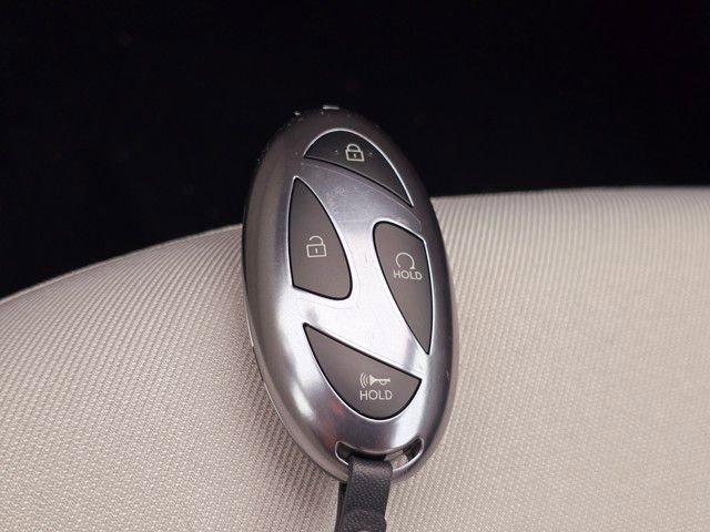 Certified 2025 Hyundai Tucson SE image 28