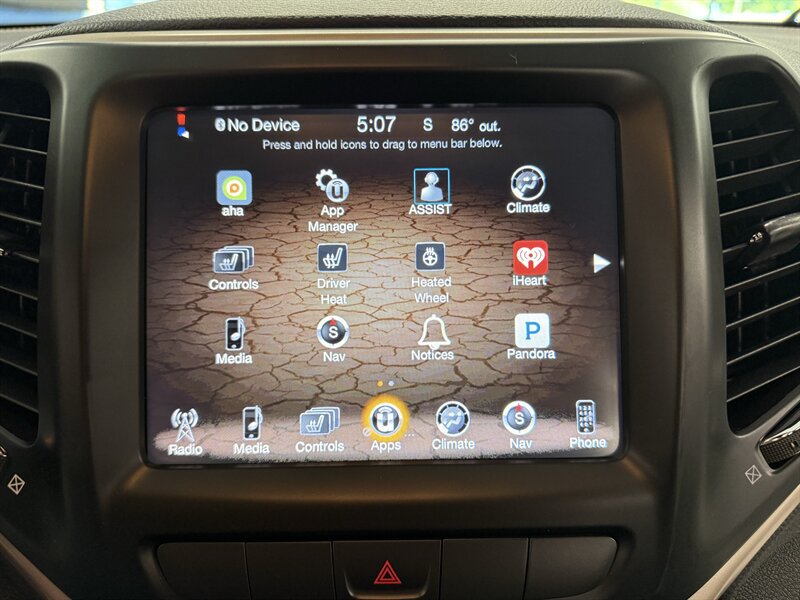 Used 2015 Jeep Cherokee Latitude w/ Cold Weather Group AWD/4WD image 25