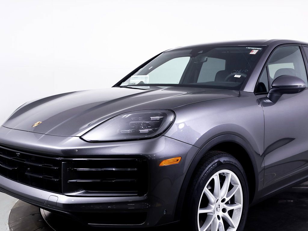 Certified 2025 Porsche Cayenne image 16