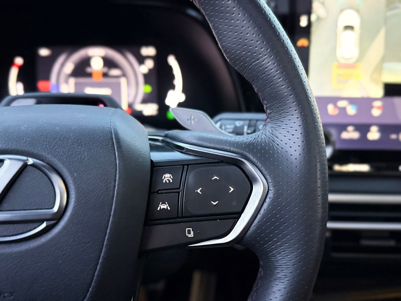 Used 2023 Lexus RX 500h F Sport w/ Accessory Package (2T) image 35