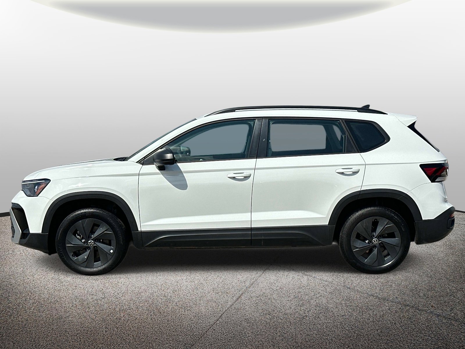 Used 2025 Volkswagen Taos S FWD image 2