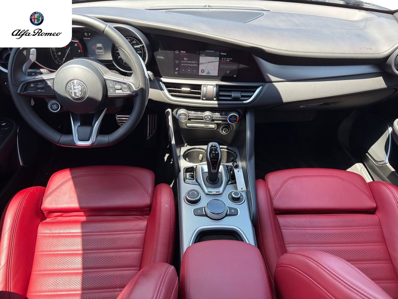 Used 2023 Alfa Romeo Giulia Veloce RWD image 25