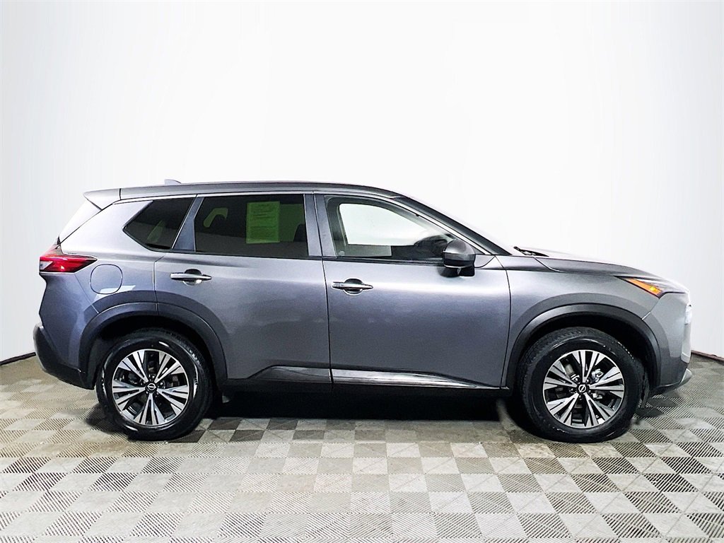 Used 2023 Nissan Rogue SV image 9