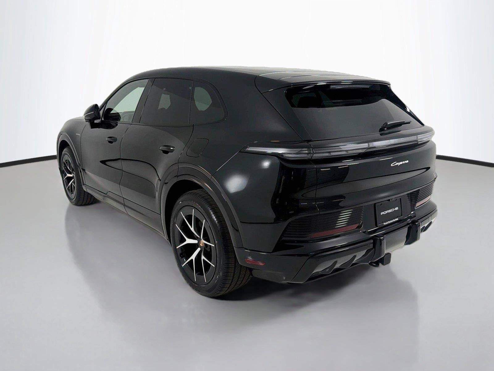 New 2026 Porsche Cayenne Coupe AWD/4WD image 3