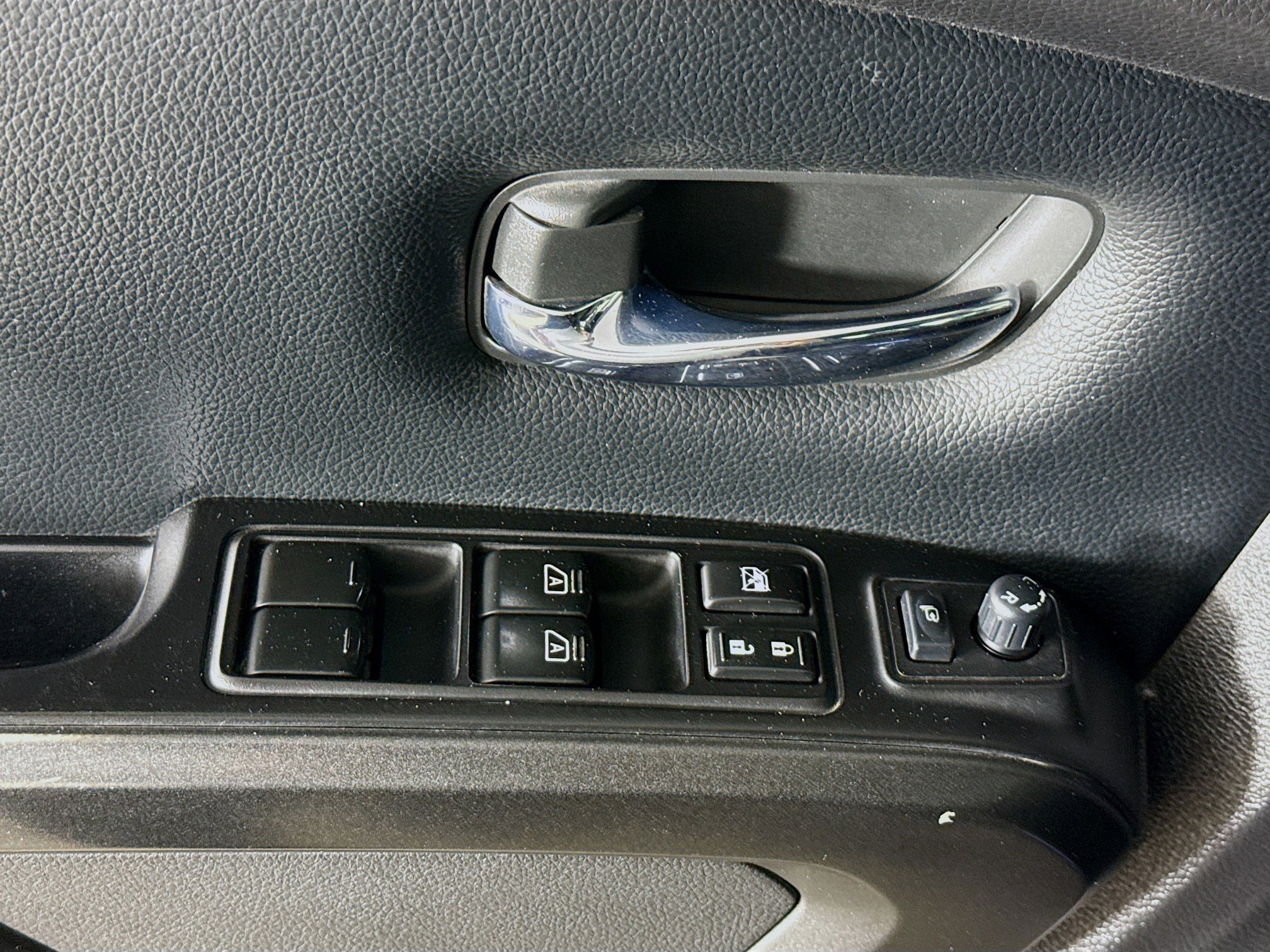 Used 2020 Nissan Titan PRO-4X w/ Pro-4x Convenience Package image 21