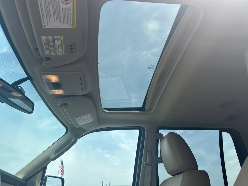 Used 2017 Ford Expedition Limited w/ Equipment Group 301A AWD/4WD image 26