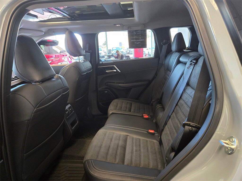 New 2026 Mitsubishi Outlander Trail Edition image 6