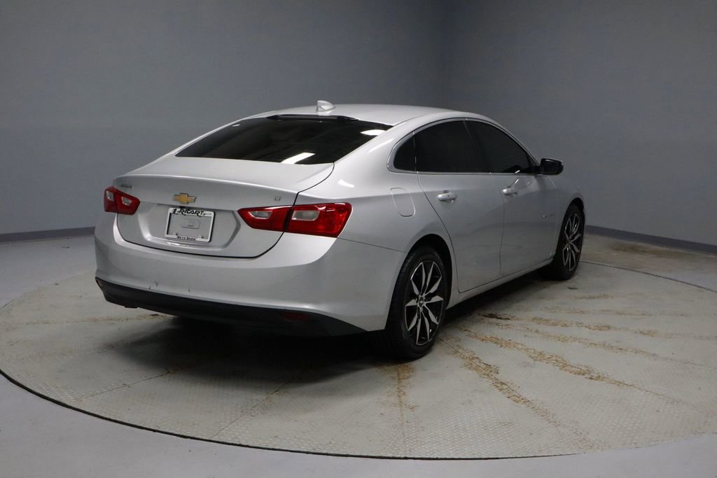 Used 2018 Chevrolet Malibu LT w/ Leather Package FWD image 10