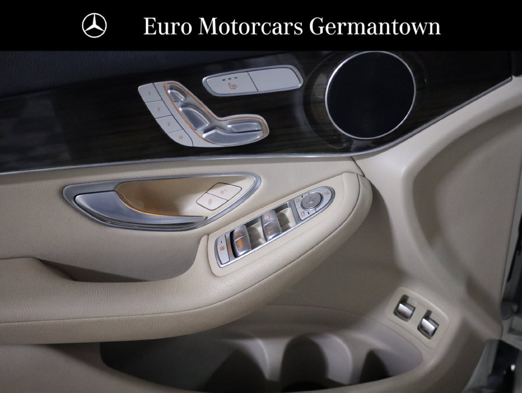 Used 2019 Mercedes-Benz GLC 350e 4MATIC image 9