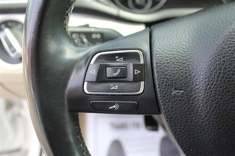Used 2012 Volkswagen Passat 2.5 SE image 16