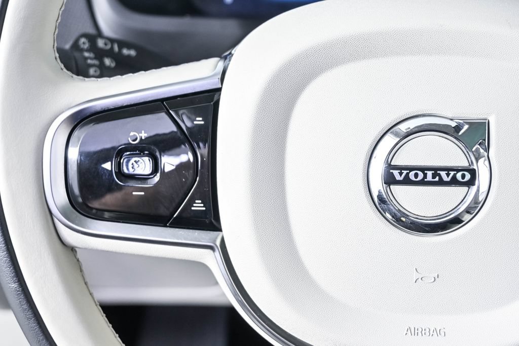 Certified 2025 Volvo XC90 T8 Core w/ Protection Package AWD/4WD image 11