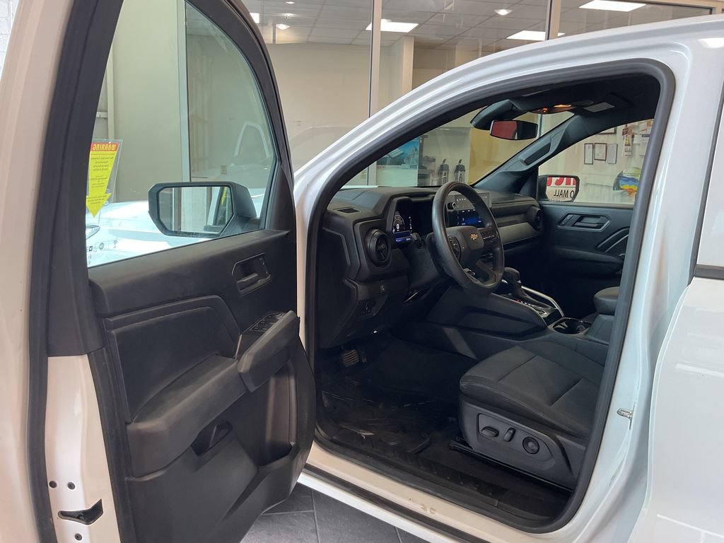 Used 2023 Chevrolet Colorado W/T w/ WT Convenience Package II AWD/4WD image 12
