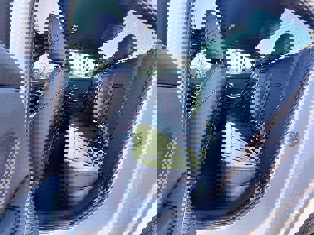 Used 2022 BMW 330e 330e iPerformance w/ M Sport Package image 31