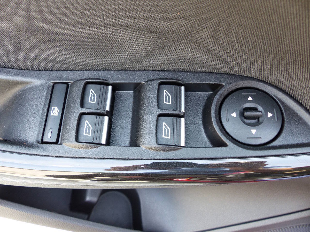 Used 2017 Ford Focus Titanium FWD image 22