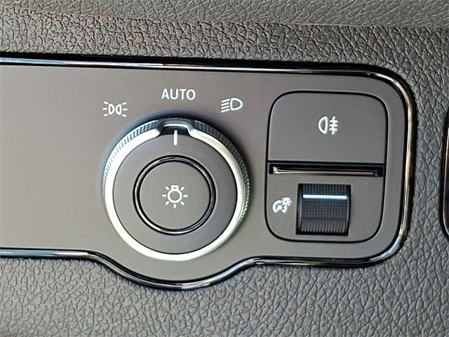 Used 2025 Mercedes-Benz Sprinter 2500 image 21