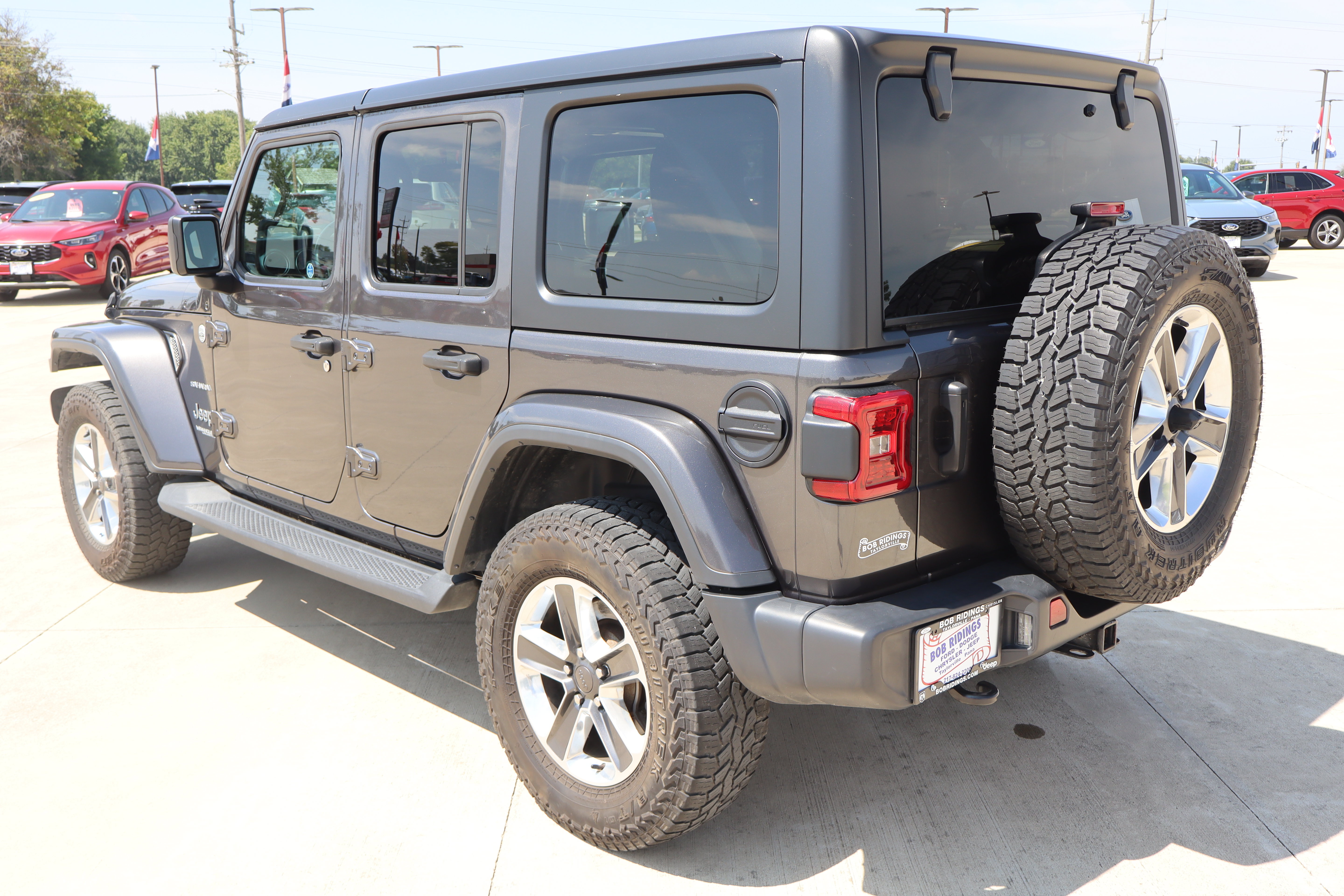 Used 2021 Jeep Wrangler Unlimited Sahara w/ LED Lighting Group AWD/4WD image 7