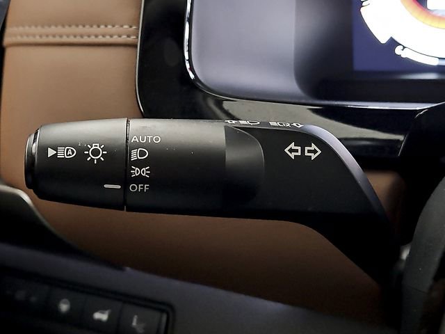 Used 2024 Nissan Pathfinder Platinum FWD image 27