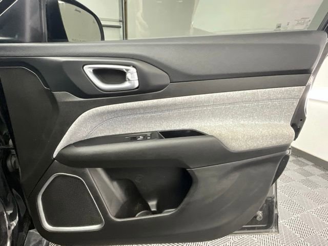 Used 2025 Jeep Compass Latitude image 12