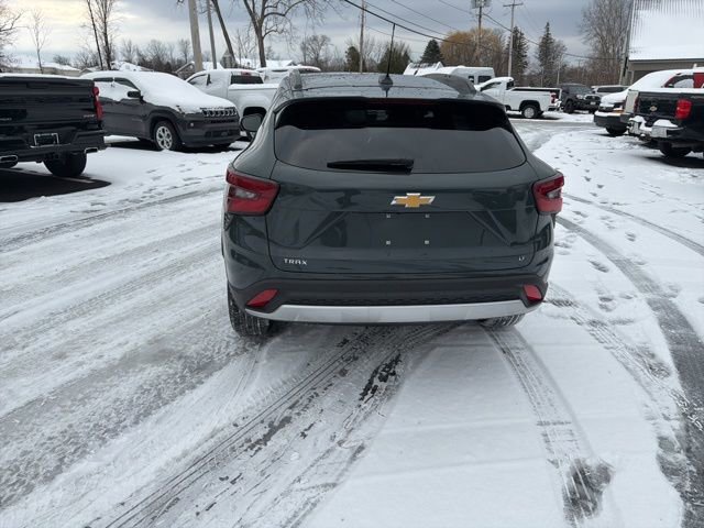 New 2026 Chevrolet Trax LT w/ Sunroof Package image 7