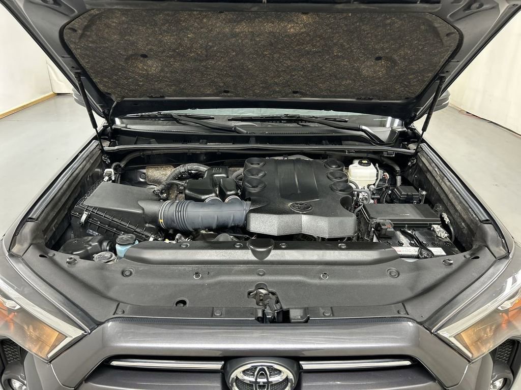 Used 2023 Toyota 4Runner SR5 Premium w/ Moonroof Package AWD/4WD image 25