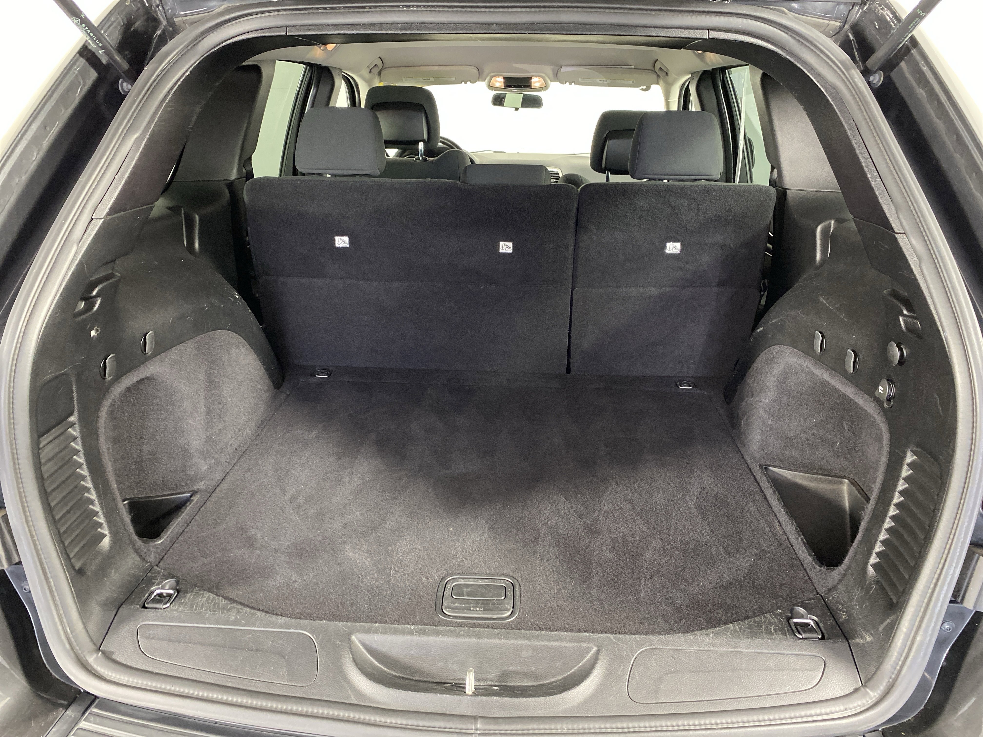 Used 2011 Jeep Grand Cherokee Laredo AWD/4WD image 28