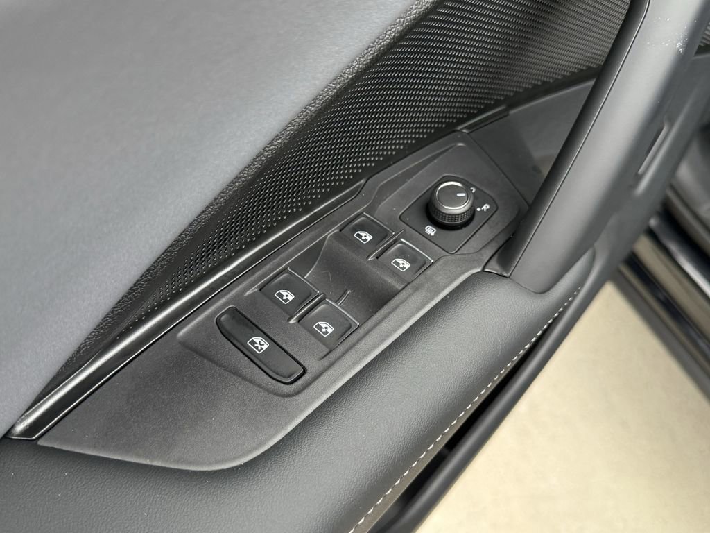 New 2026 Volkswagen Tiguan SE image 11