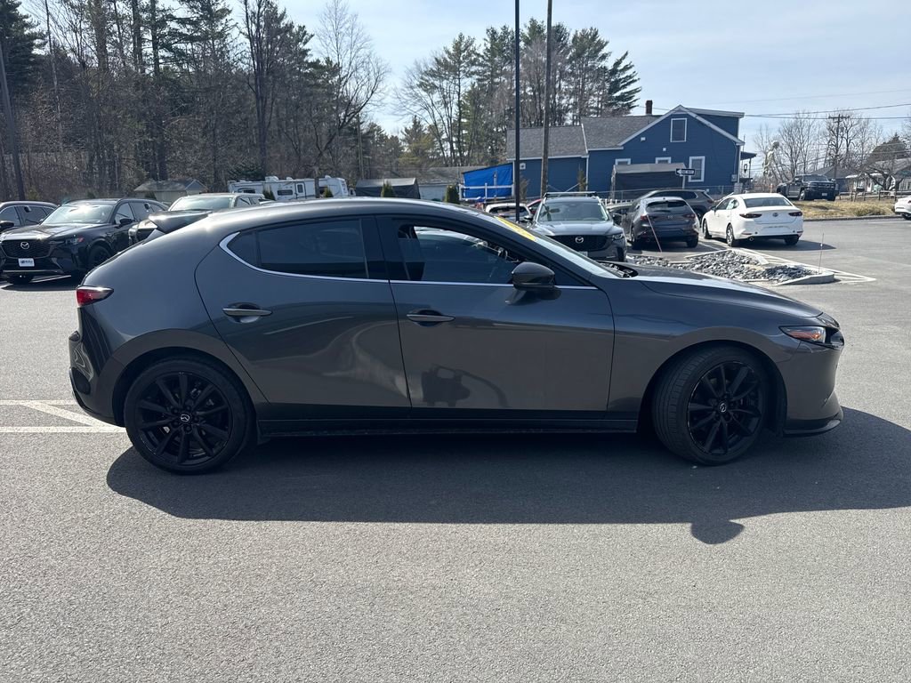 Used 2021 MAZDA MAZDA3 Hatchback w/Premium Plus Pkg image 6