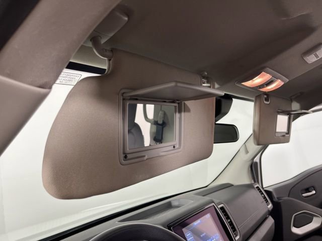 Used 2024 Nissan Frontier SV image 34
