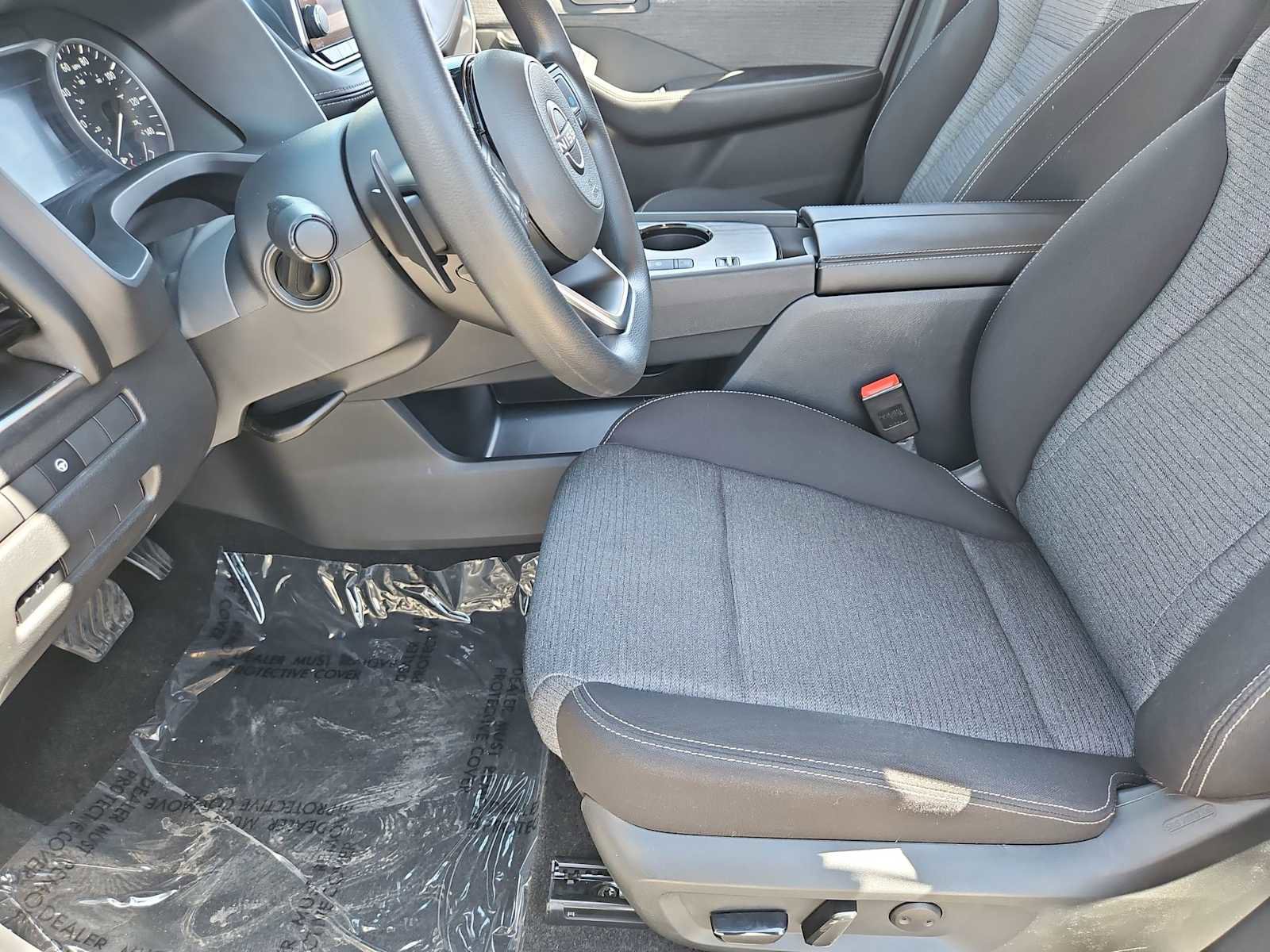 Used 2022 Nissan Rogue SV FWD image 16
