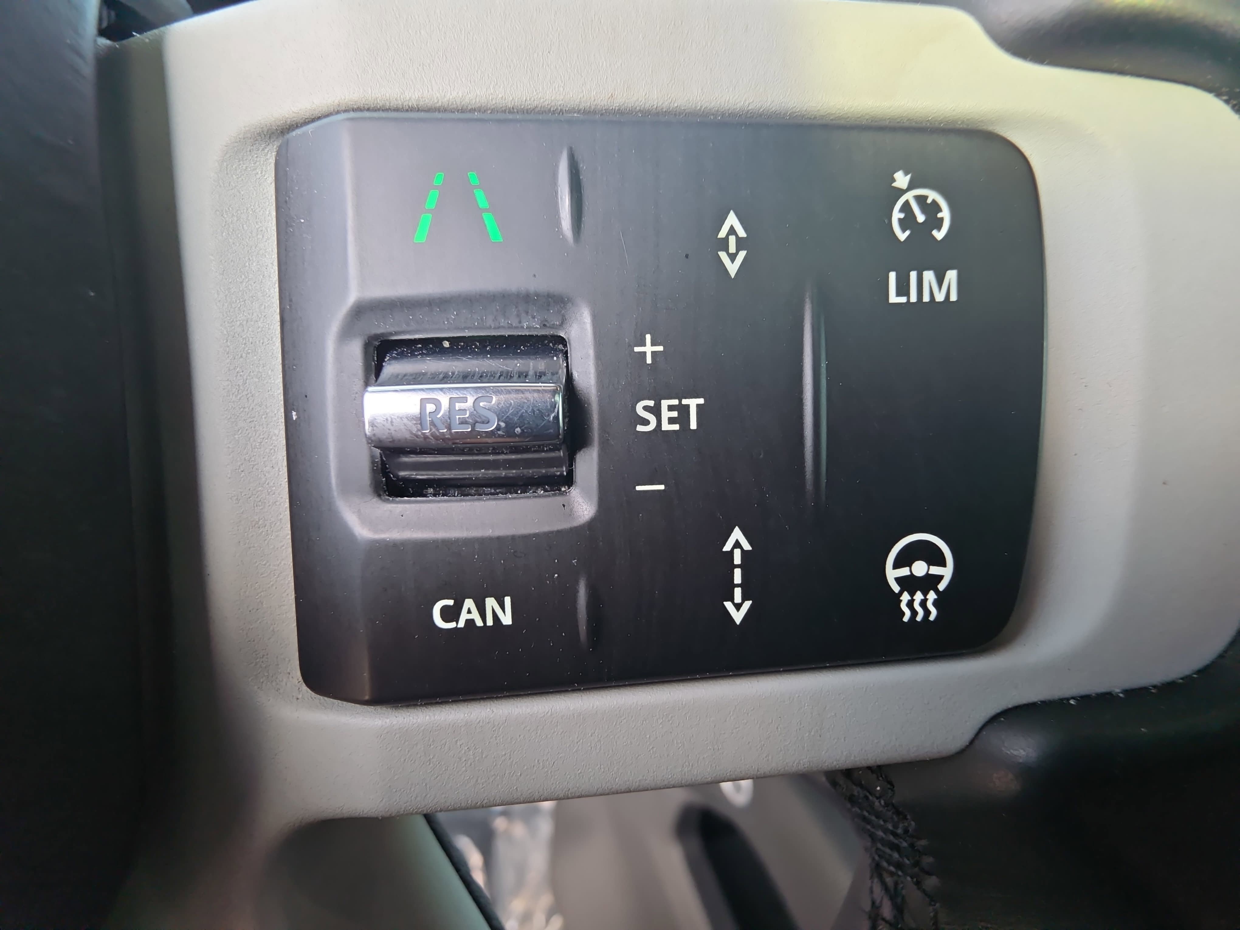 Certified 2022 Land Rover Defender 110 X-Dynamic HSE image 17