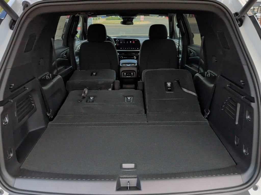 New 2027 Chevrolet Traverse LT w/ Midnight/Sport Edition FWD image 42