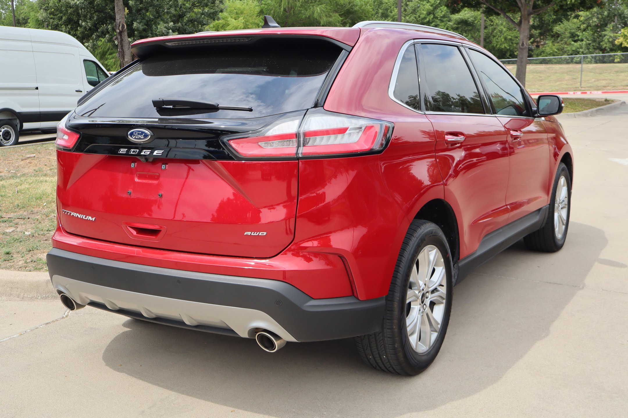 Used 2024 Ford Edge Titanium AWD/4WD image 3