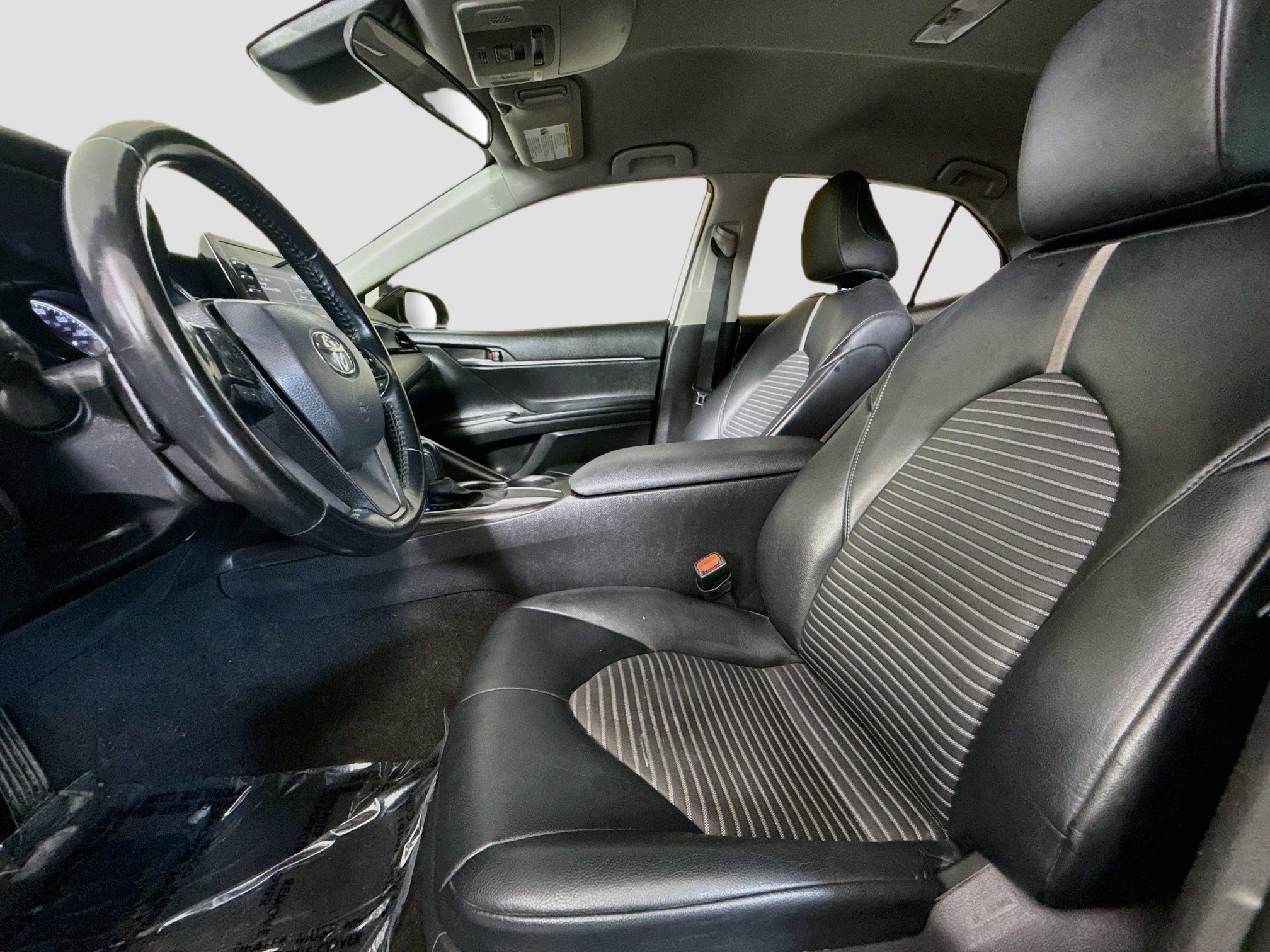 Used 2021 Toyota Camry SE FWD image 21