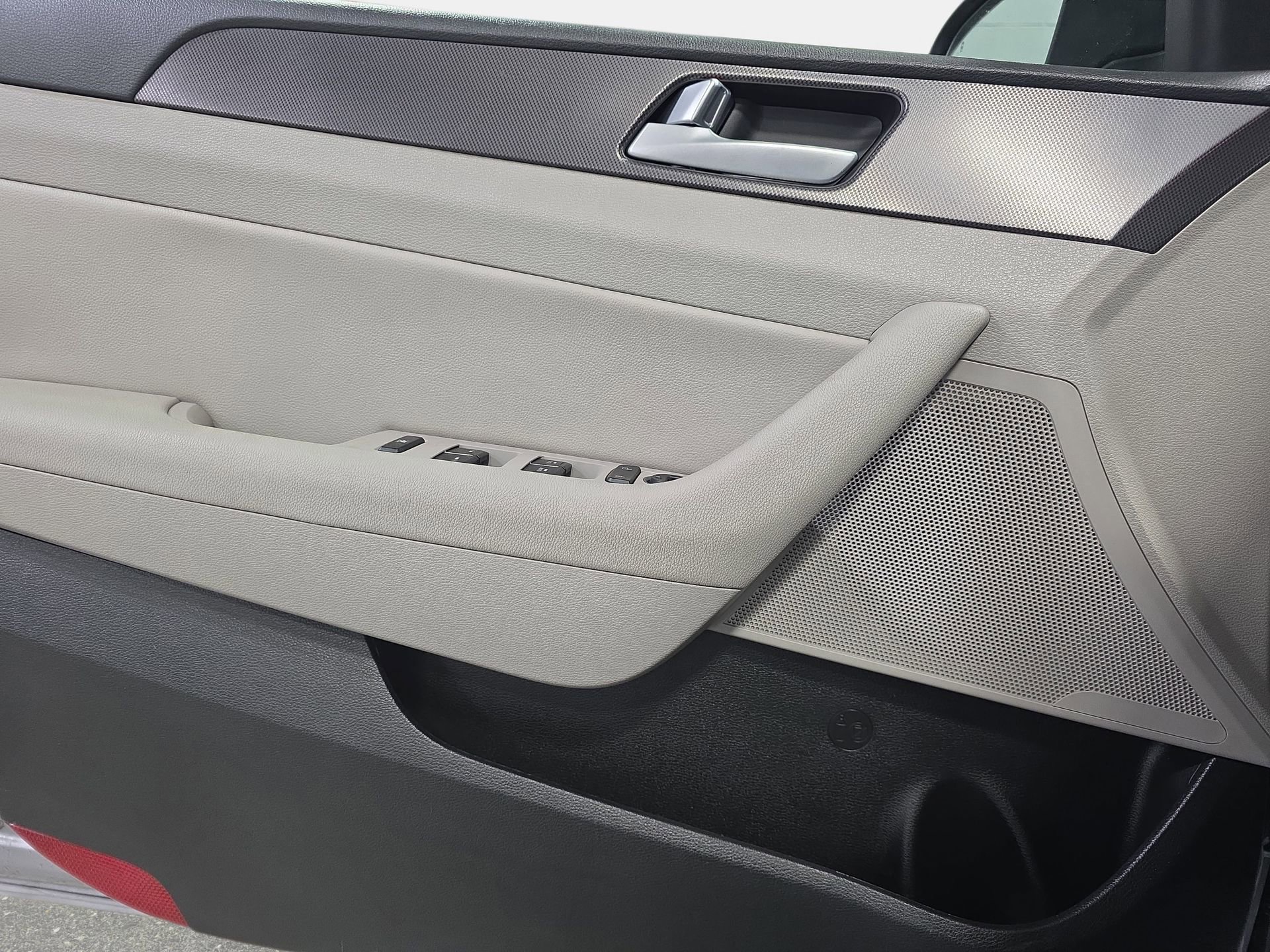 Used 2015 Hyundai Sonata Sport w/ Option Group 03 image 26