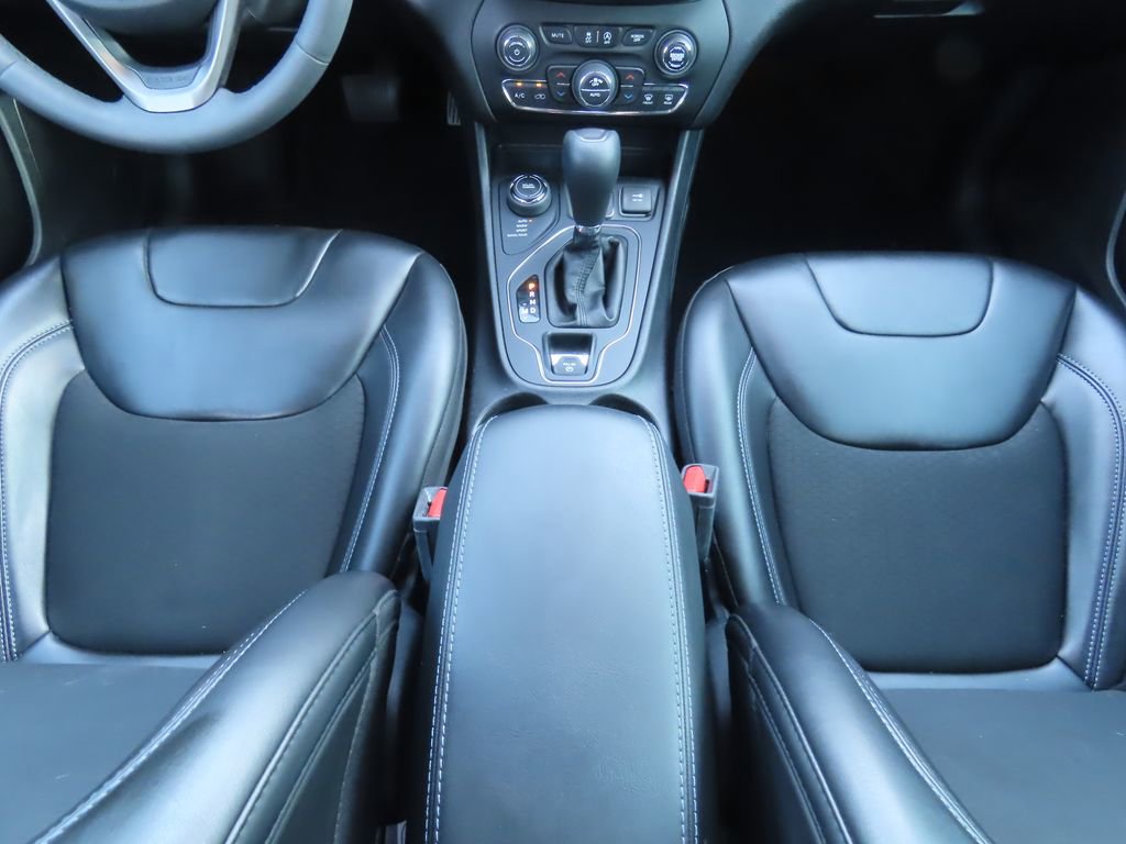 Used 2020 Jeep Cherokee Latitude Plus w/ Comfort/Convenience Group image 9