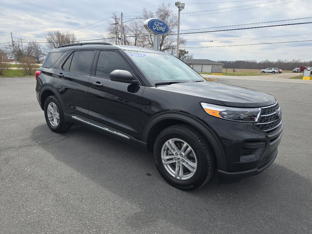 Used 2024 Ford Explorer XLT image 4