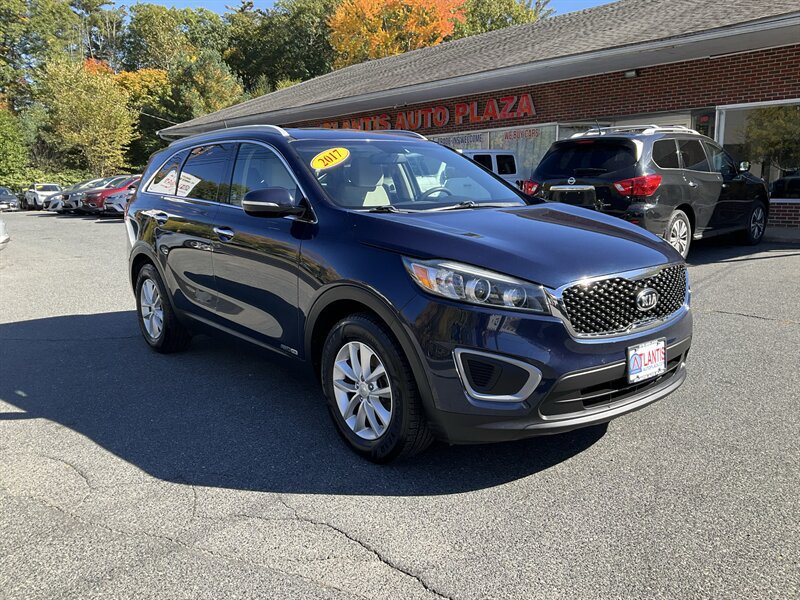 Used 2017 Kia Sorento AWD image 3