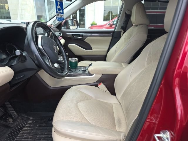 Used 2020 Toyota Highlander Platinum AWD/4WD image 8