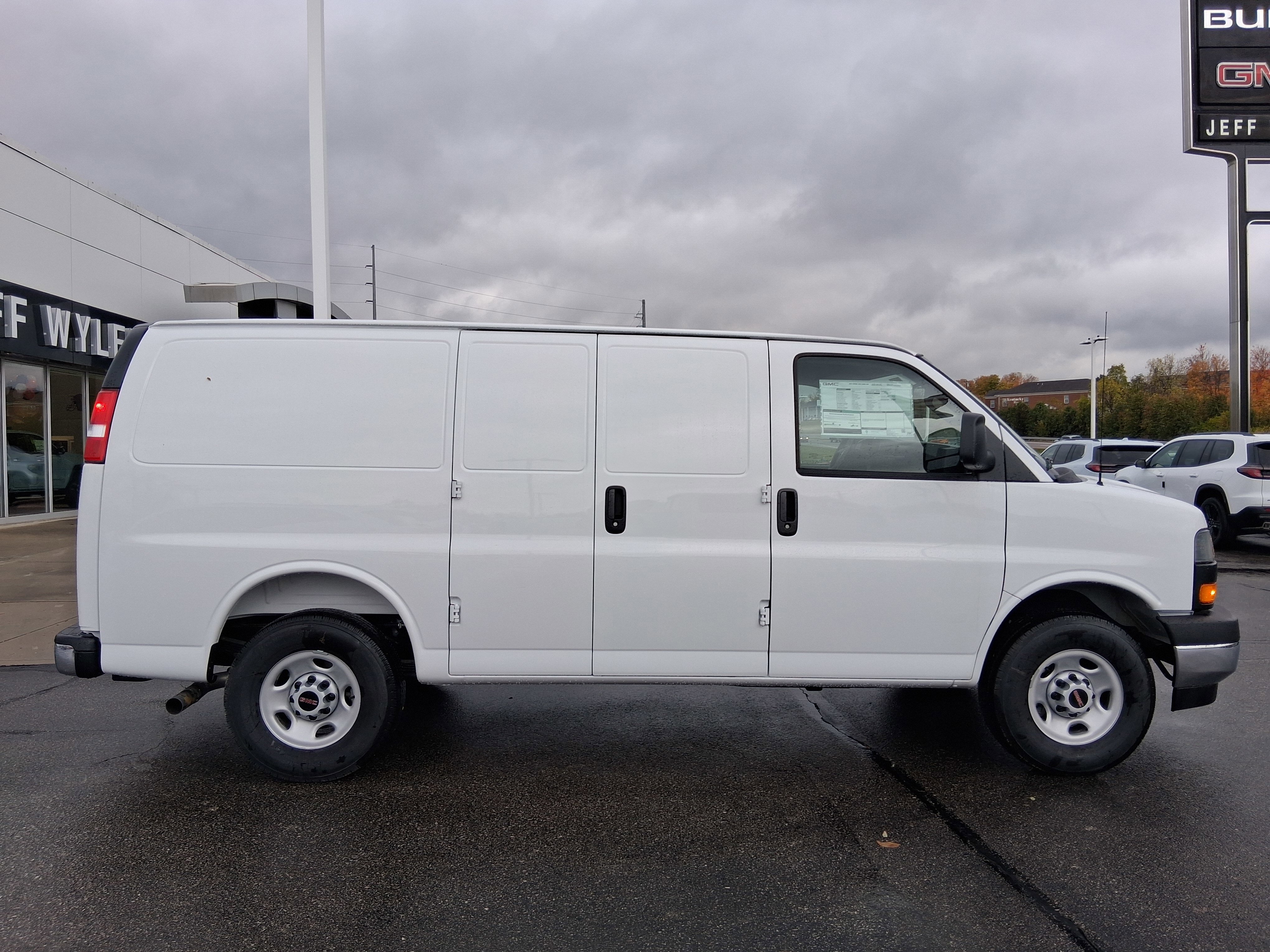 New 2025 GMC Savana 3500 w/ Driver Convenience Package image 5