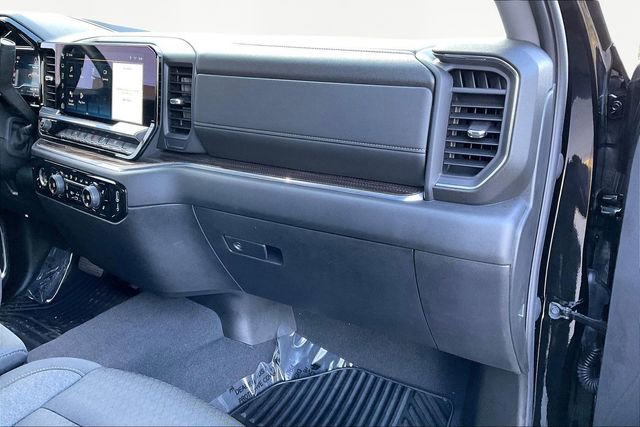 Used 2024 Chevrolet Silverado 1500 LT image 18