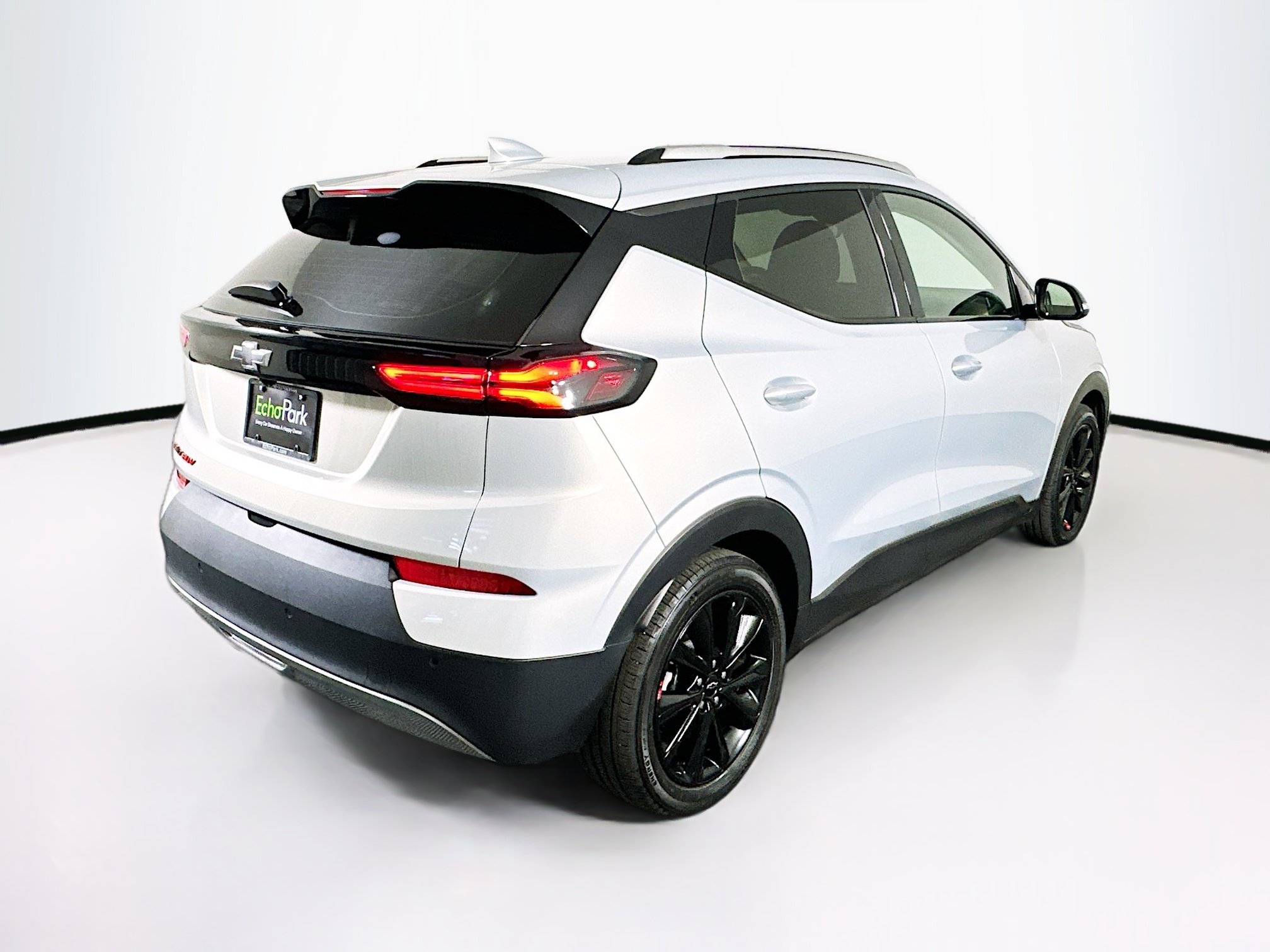 Used 2023 Chevrolet Bolt EUV LT w/ Convenience Package FWD image 9