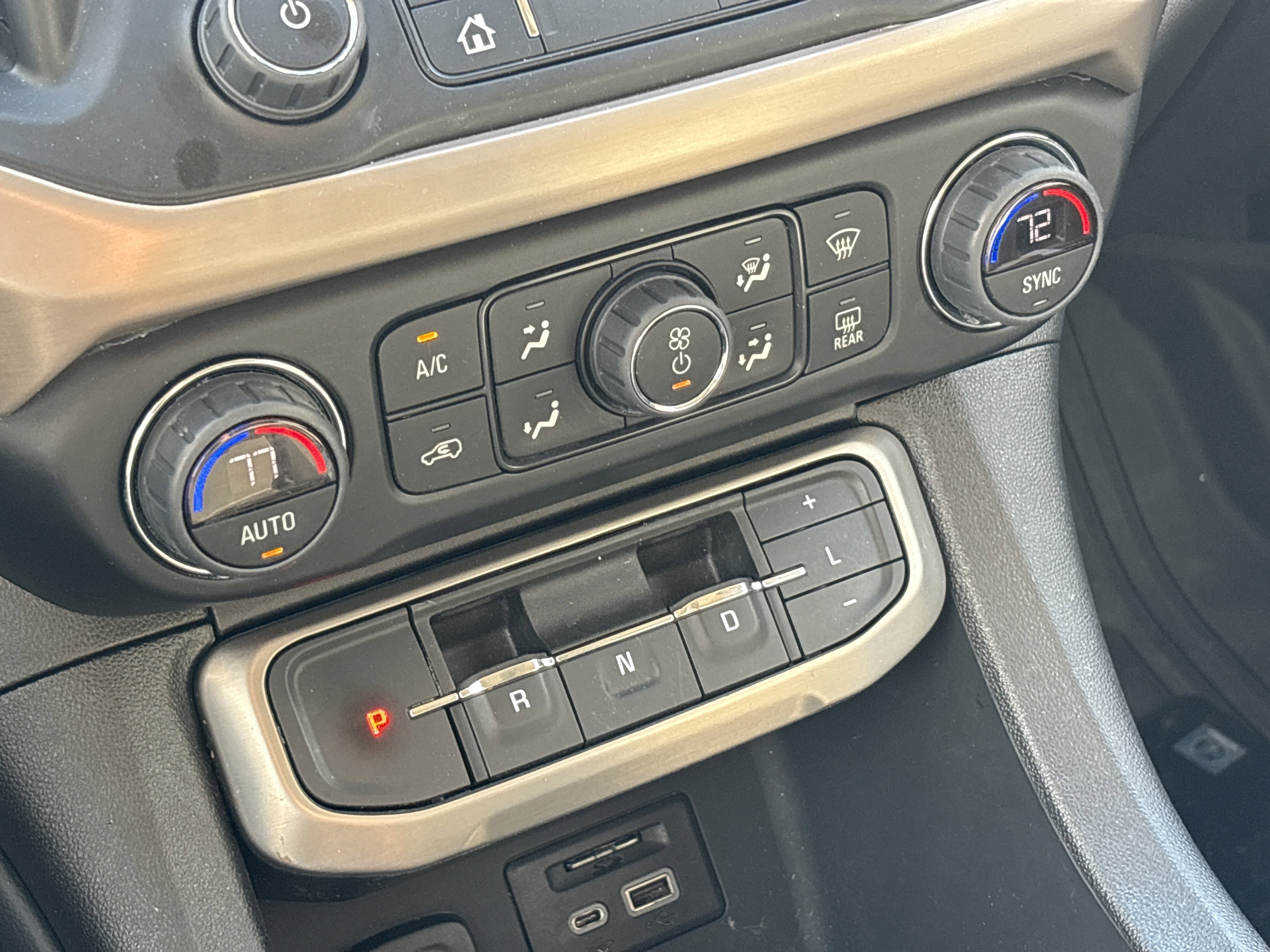 Used 2023 GMC Acadia Denali w/ Denali Technology Package image 25