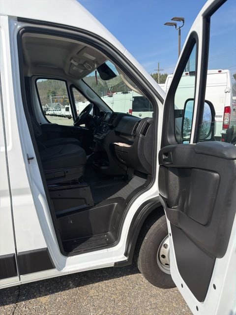 Used 2023 RAM ProMaster 3500 FWD image 3