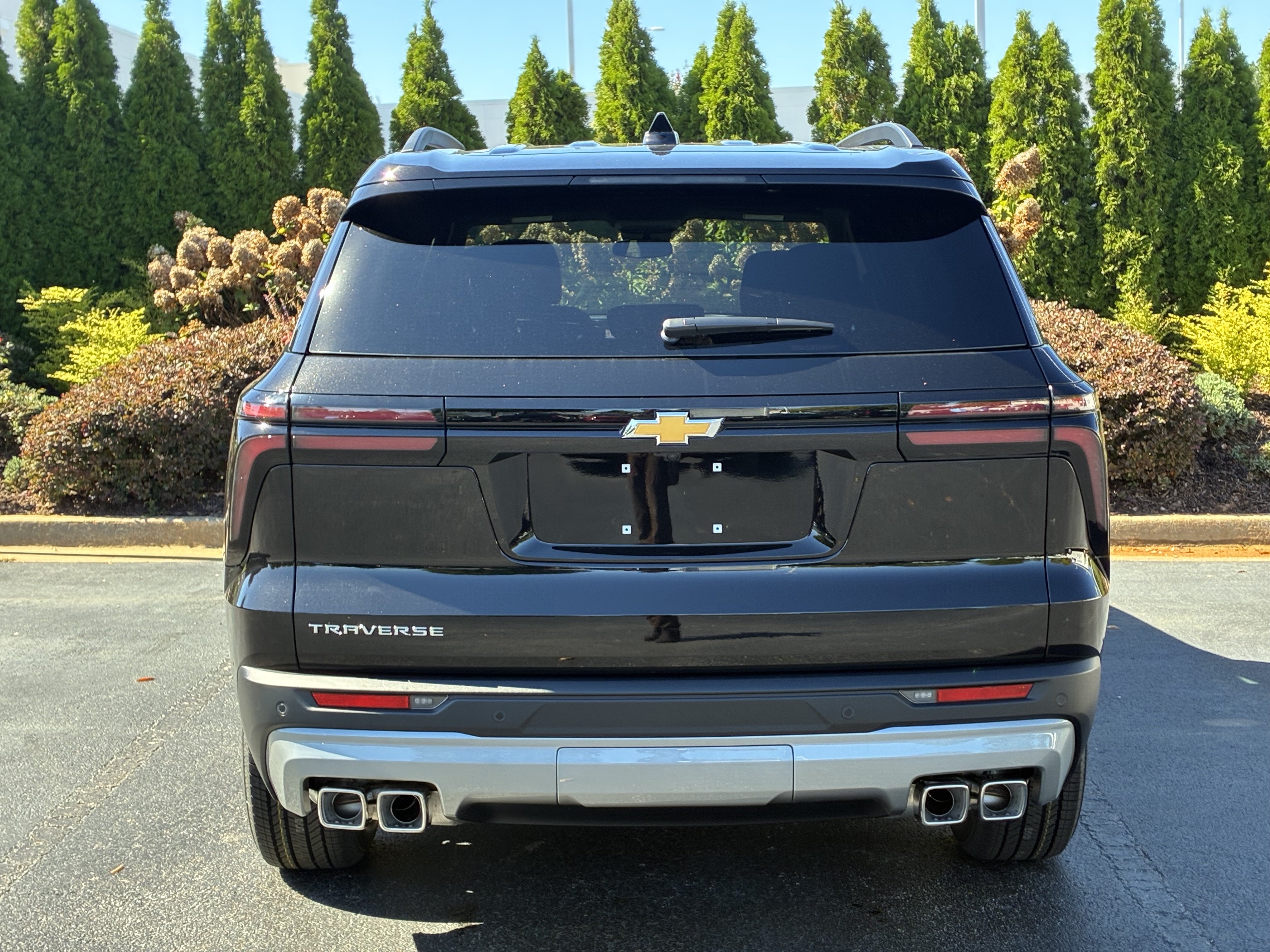New 2027 Chevrolet Traverse LT FWD image 8