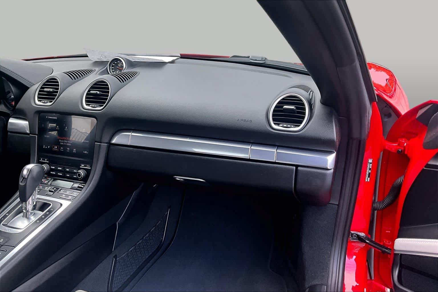 Used 2024 Porsche 718 Boxster RWD image 15
