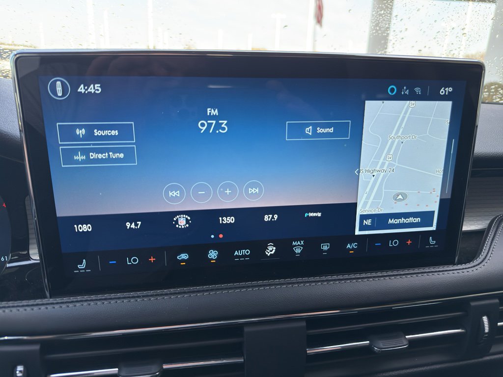 Used 2025 Lincoln Corsair AWD image 13