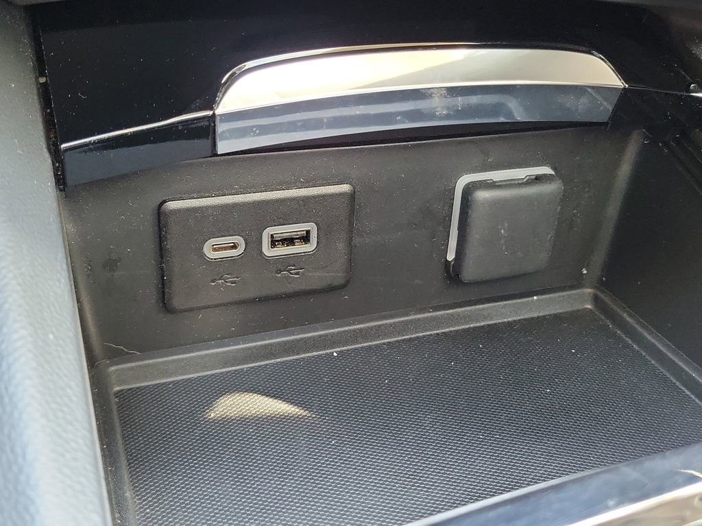 Used 2023 Buick Envision Essence w/ Sport Touring Package image 34