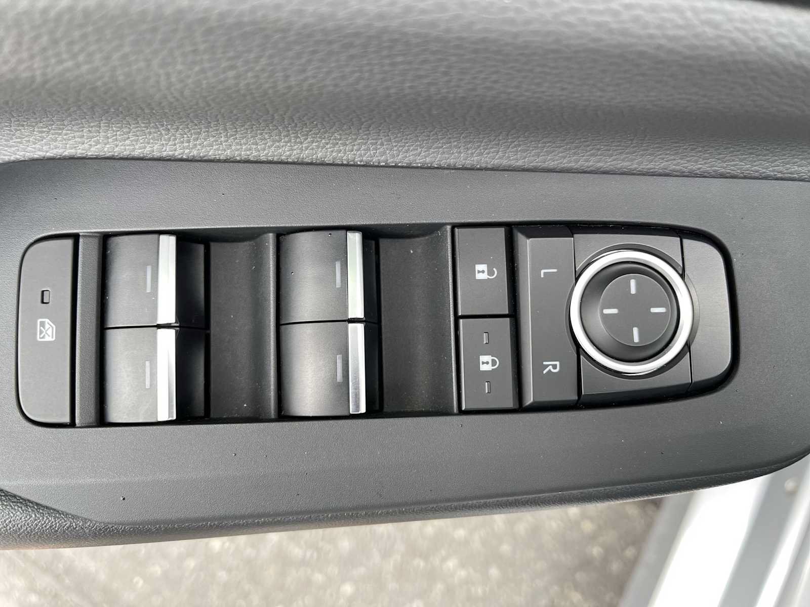 Used 2023 Toyota Prius XLE AWD/4WD image 15