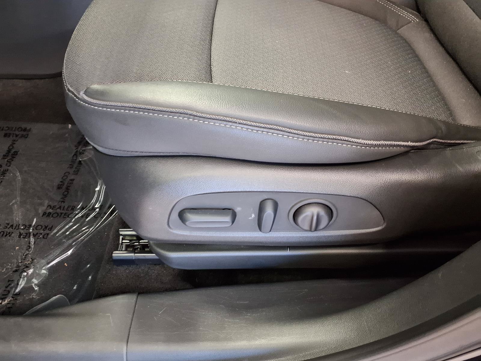Used 2023 Buick Encore GX Select w/ Safety Package II AWD/4WD image 19