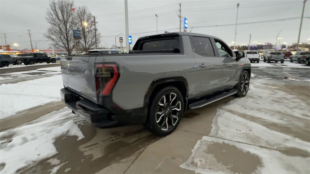 Used 2024 GMC Sierra EV Denali image 8
